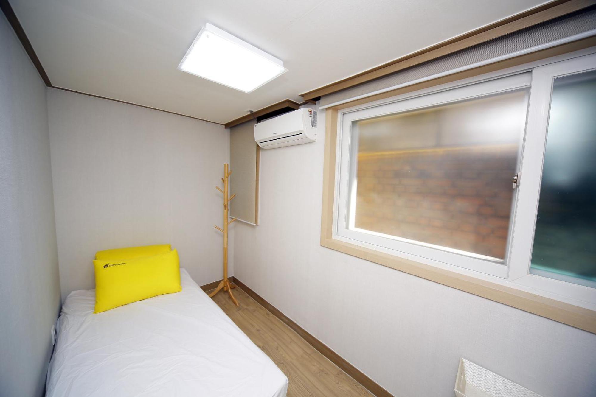24 Guesthouse Kyunghee University Seoul Værelse billede